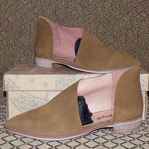 NWT Free People Flat Royale in cocoa suede (leather)